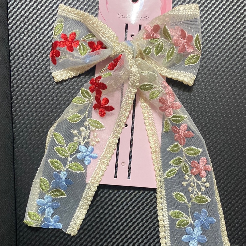 NWT Floral Embroidered Sheer Hair Bow